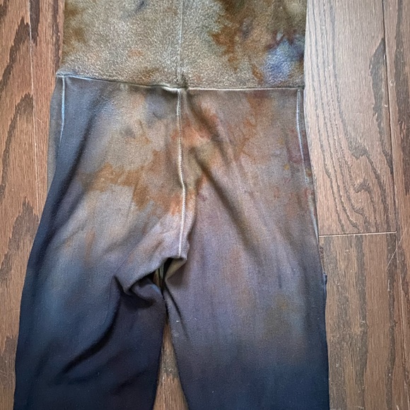 Blossoming Bumble Vanguard Leggings - Picture 3 of 4